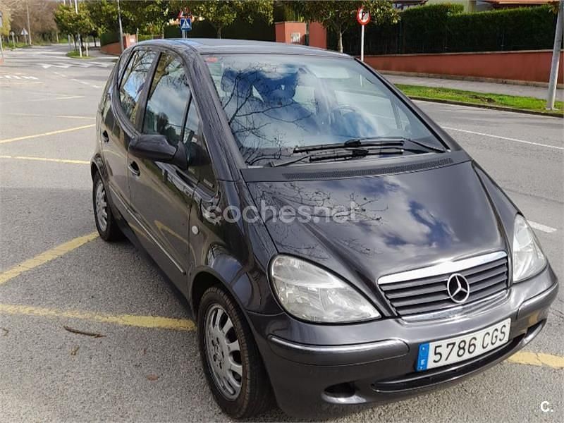 Usado Mercedes A170 Elegance 90 CV (66 kW) 2002 Negro Monovolumen