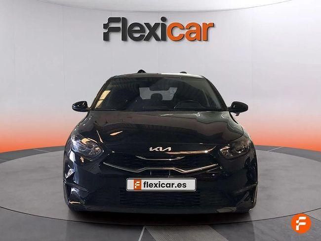 Usado Kia Ceed 136 CV (100 kW) 2023 Negro Utilitario