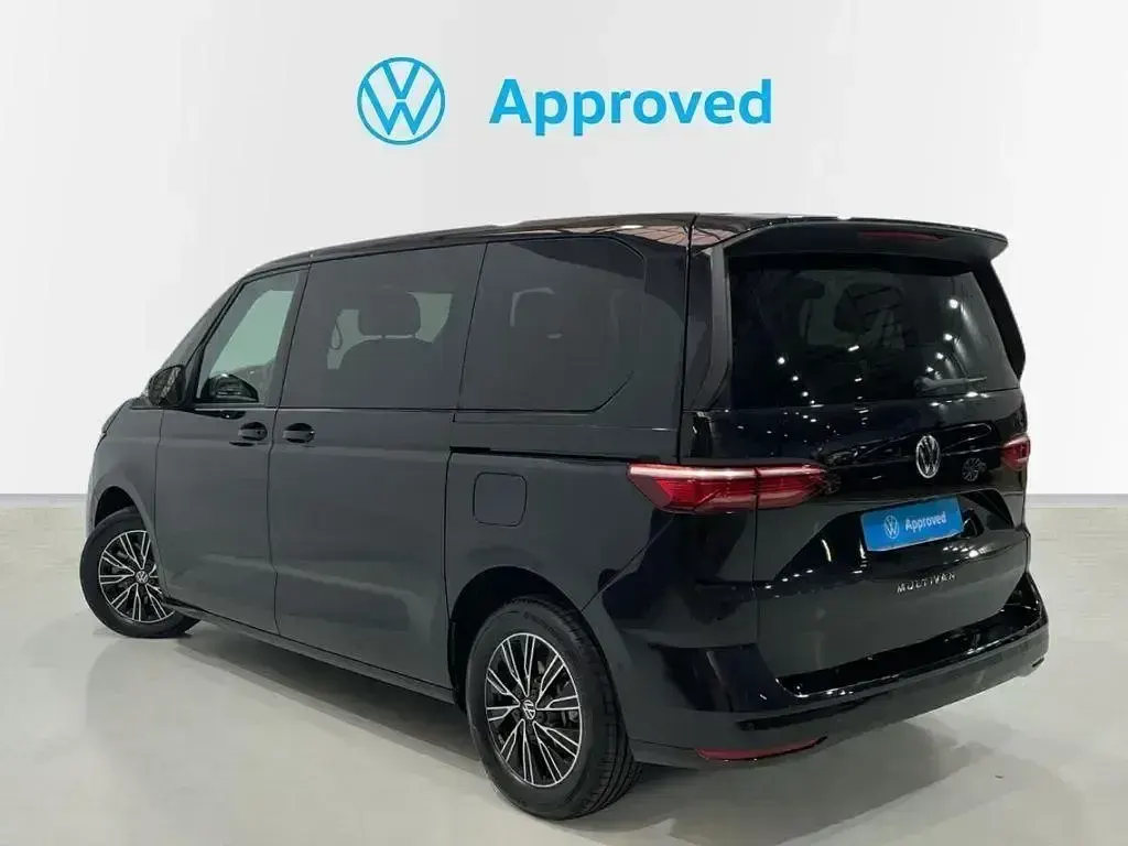 Usado VW Multivan Life 150 CV (110 kW) 2025 Negro Monovolumen