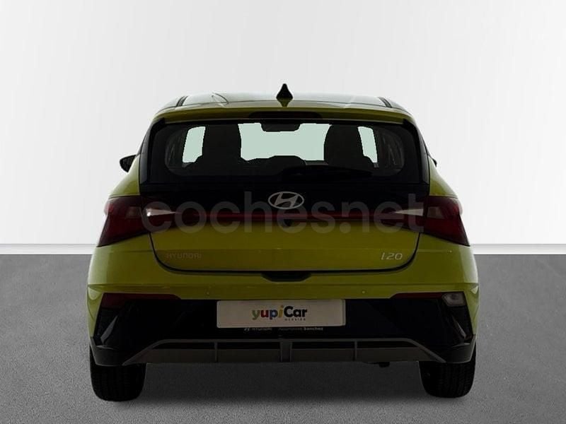 Usado Hyundai i20 100 CV (73 kW) 2024 Amarillo Utilitario