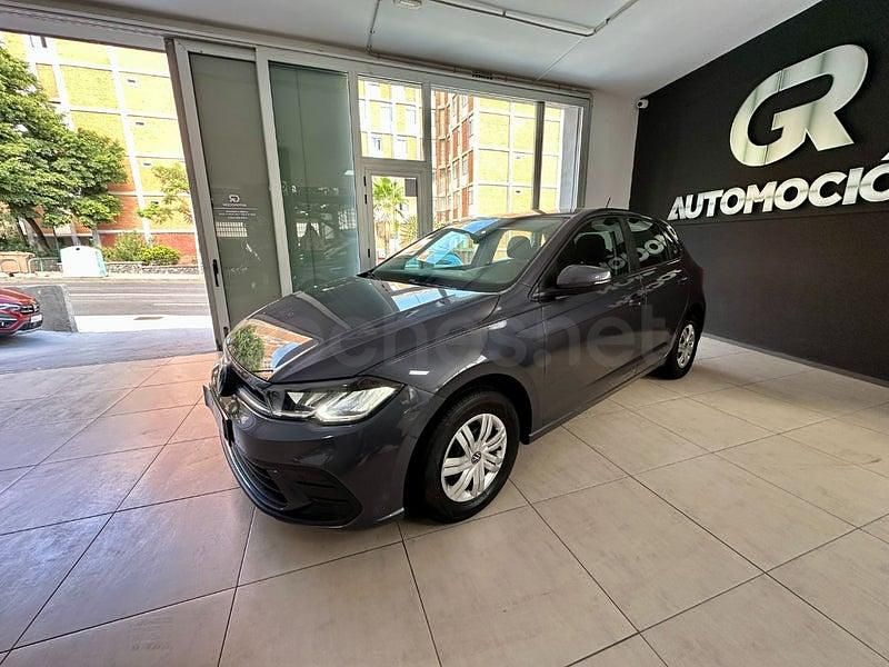 Usado VW Polo 95 CV (69 kW) 2021 Gris / plata Utilitario