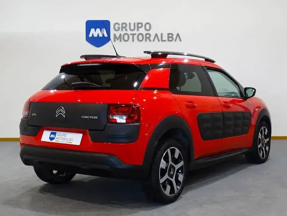 Usado Citroën C4 Feel 82 HP (60 kW) 2016 Vermelho Sedan