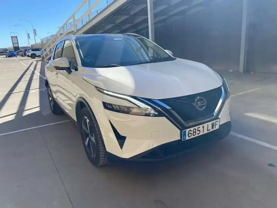 Usado Nissan Qashqai N-Connecta 141 CV (103 kW) 2022 Blanco SUV
