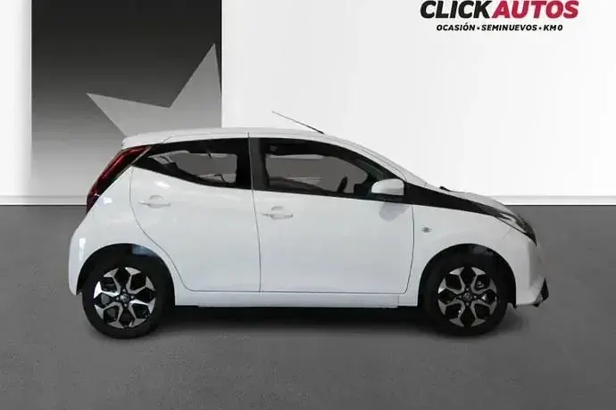 Usado Toyota Aygo X-play 72 CV (52 kW) 2021 Utilitario