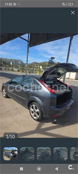 Usado Ford Focus Ghia 115 CV (84 kW) 2005 Negro Berlina