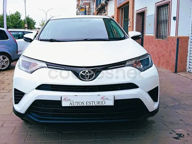 Usado Toyota RAV4 Advance 143 CV (105 kW) 2017 Blanco SUV