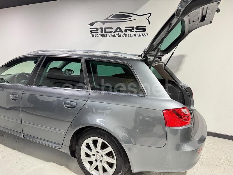 Usado Seat Exeo Ecomotive 143 CV (105 kW) 2013 Gris / plata Familiar