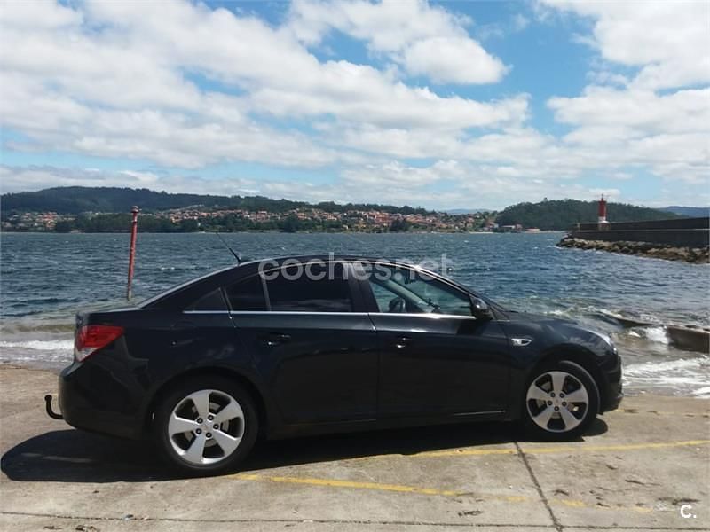 Negro Usado 2010 Chevrolet Cruze LT Berlina | 4990 € (Precio justo) - Imagen 1/3