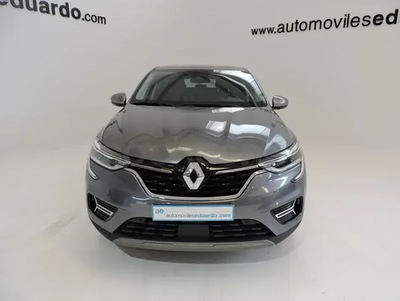 Usado Renault Arkana Intens 140 CV (102 kW) 2022 Gris / plata SUV