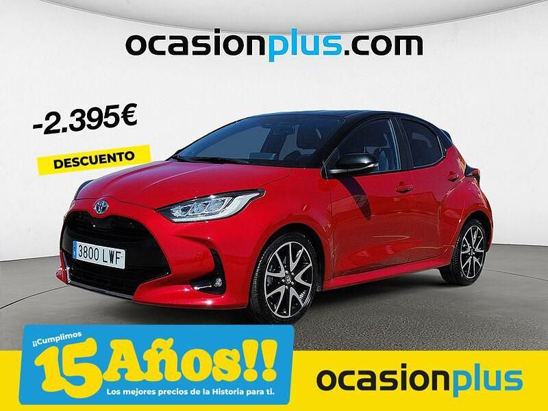 Rojo Usado 2022 Toyota Yaris Hybrid Plus Berlina | 20.850 € (Un poco caro) - Imagen 1/4