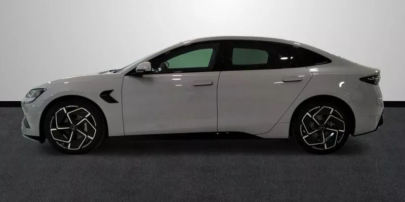 Nuevo BYD Seal Design 230 kW (313 CV) 2025 Gris claro Berlina