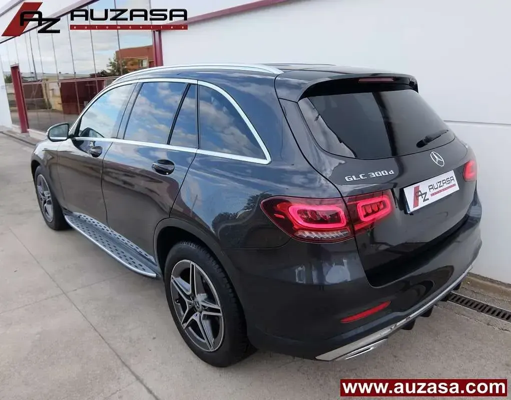 Używany Mercedes GLC300 245 KM (180 kW) 2021 Szary Coupe