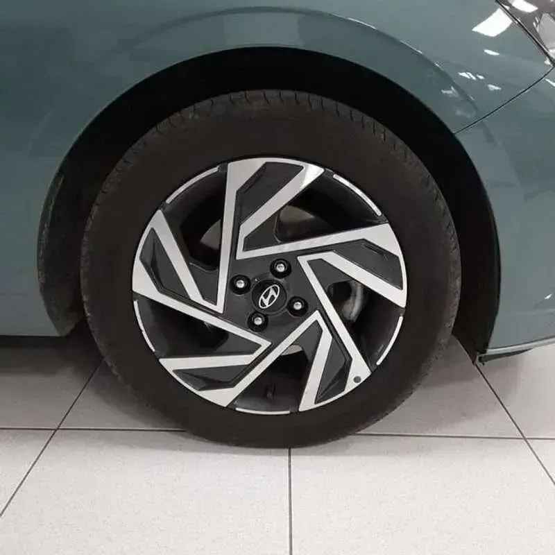 Usado Hyundai i20 90 CV (66 kW) 2026 Verde Utilitario