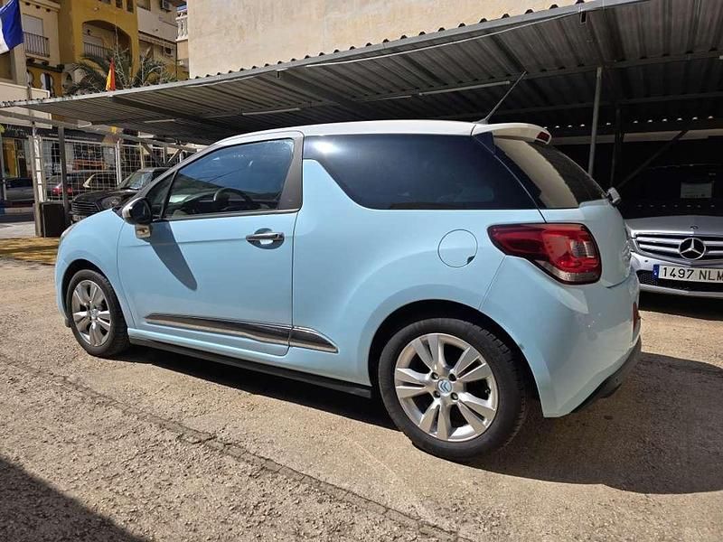 Usado Citroën DS3 92 CV (67 kW) 2010 Azul Utilitario