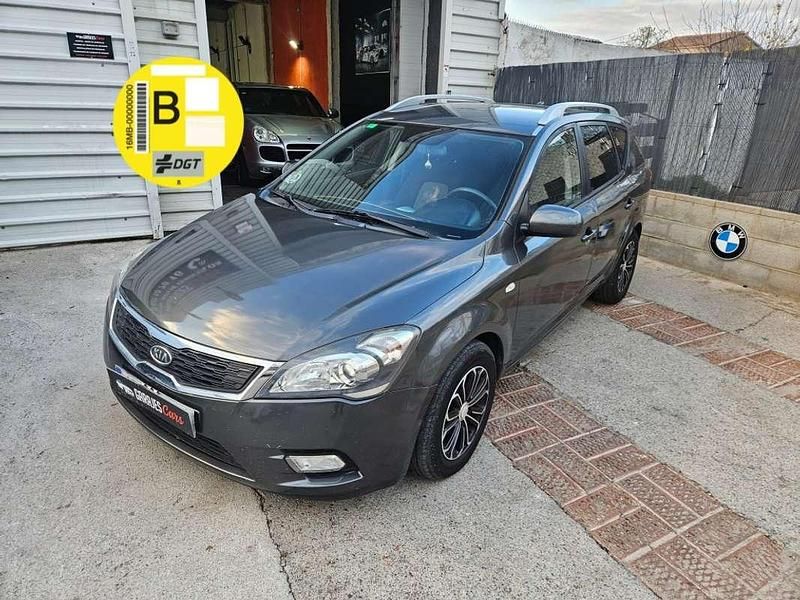 Gris Usado 2011 Kia Ceed Sportswagon Familiar | 4990 € (Precio justo) - Imagen 1/4