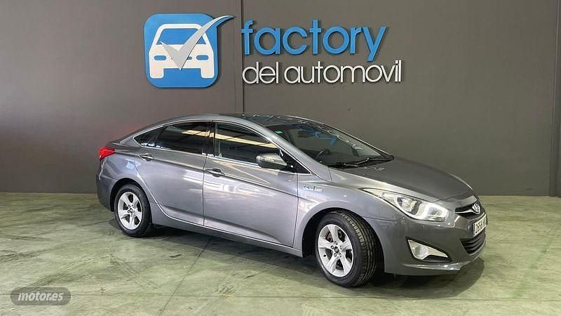 Usado Hyundai i40 115 CV (84 kW) 2012 Gris Berlina