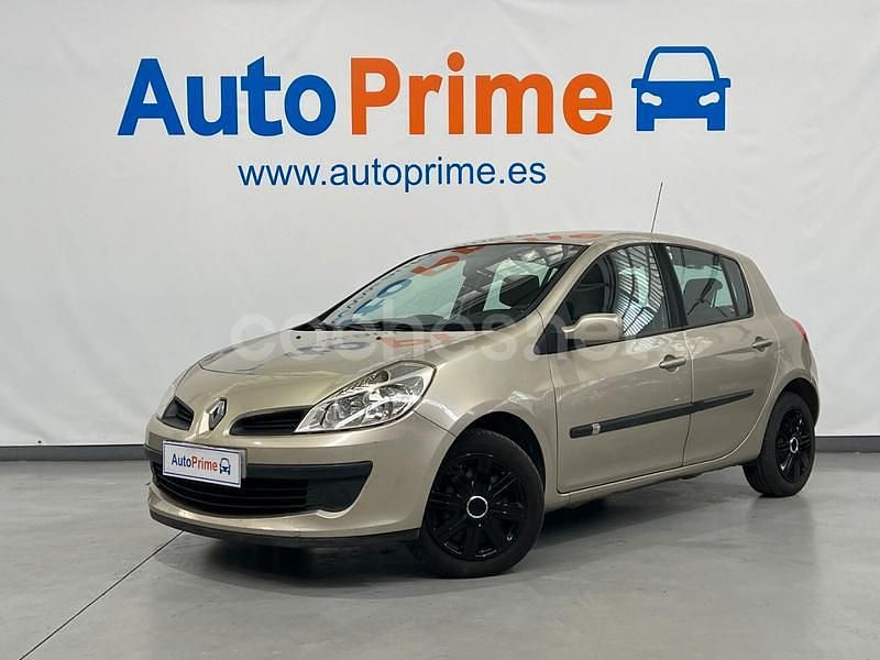 Beige Usado 2007 Renault Clio II Berlina | 3970 € (Precio justo) - Imagen 1/4