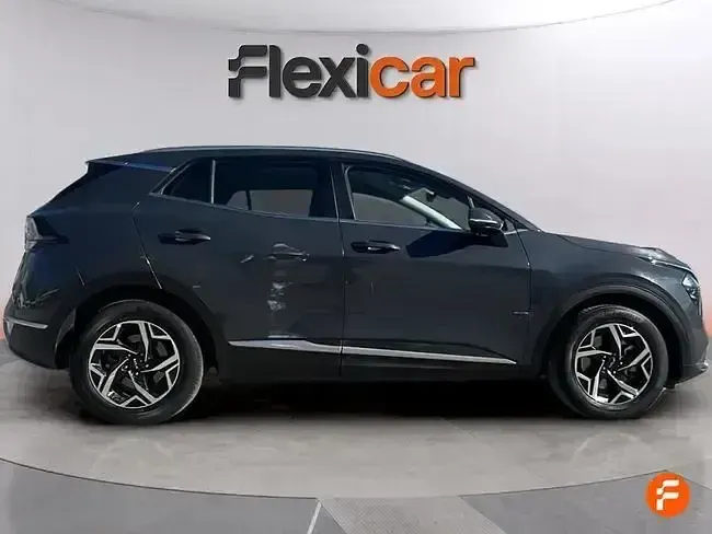 Usado Kia Sportage 115 CV (84 kW) 2023 Gris / plata SUV