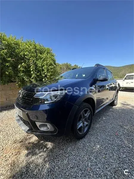 Usado Dacia Sandero Comfort 90 CV (66 kW) 2019 Azul Berlina