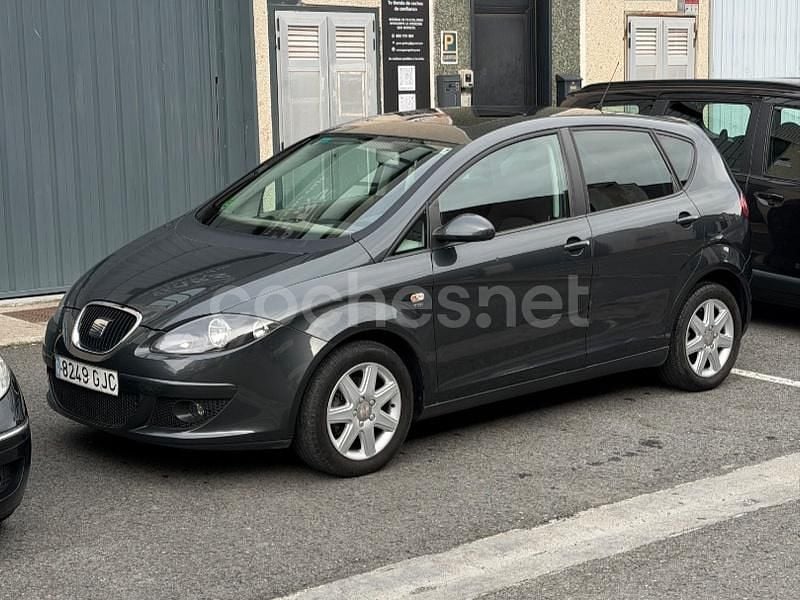 Gris / plata Usado 2008 Seat Altea Reference Monovolumen | 5990 € (Precio justo) - Imagen 1/4