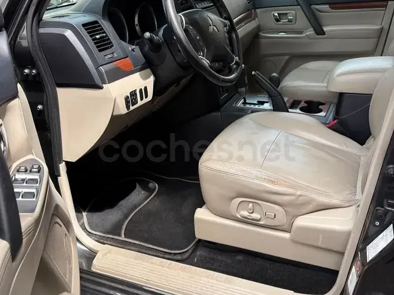 Usado Mitsubishi Montero Motion 200 CV (147 kW) 2011 Gris / plata SUV