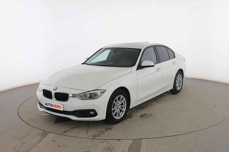 Usado BMW 318 Comfort Edition 150 CV (110 kW) 2017 Blanco Berlina