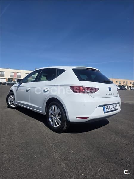 Usado Seat Leon Reference 86 CV (63 kW) 2016 Blanco Berlina