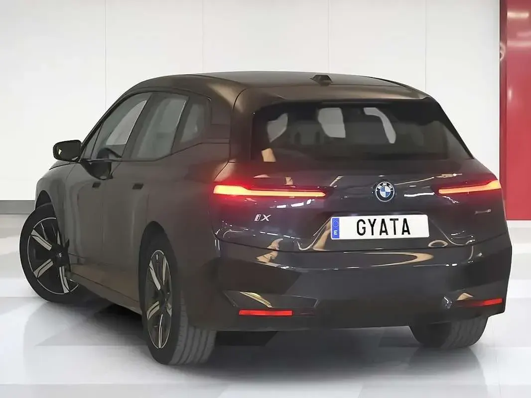 Usado BMW iX 239 kW (326 CV) 2022 Gris SUV