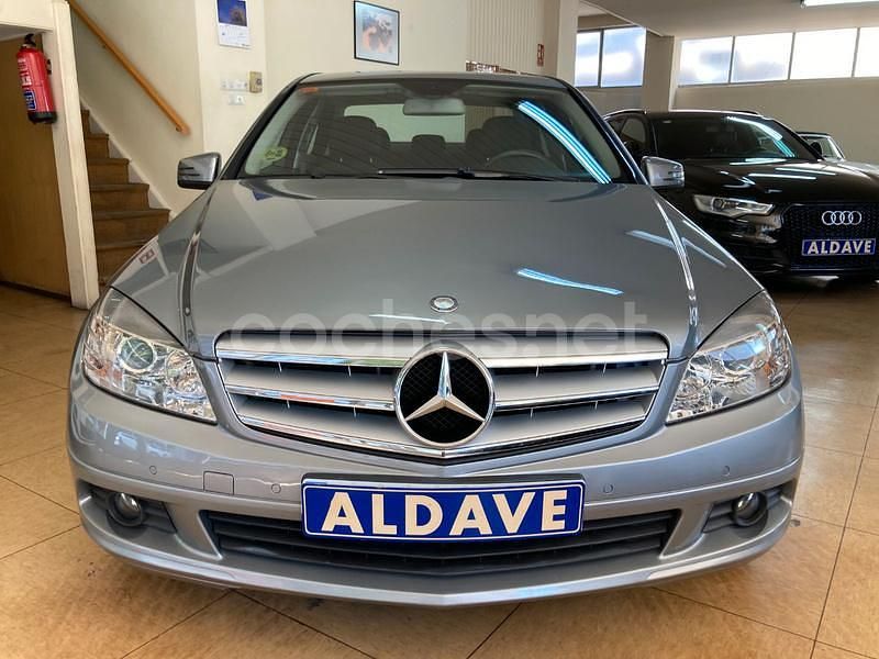 Usado Mercedes C200 Classic 136 CV (100 kW) 2010 Beige Berlina