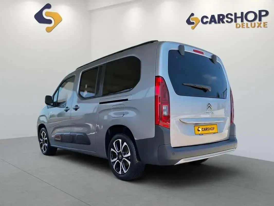 Usado Citroën Berlingo Shine 131 CV (96 kW) 2020 Gris Monovolumen