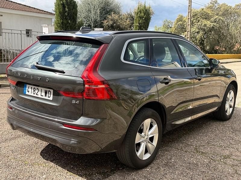 Usado Volvo XC60 Plus 197 CV (144 kW) 2022 Gris / plata SUV