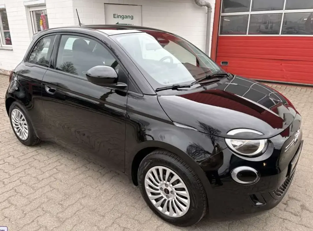 Usado Fiat 500e Action 69 kW (95 CV) 2021 Negro Utilitario