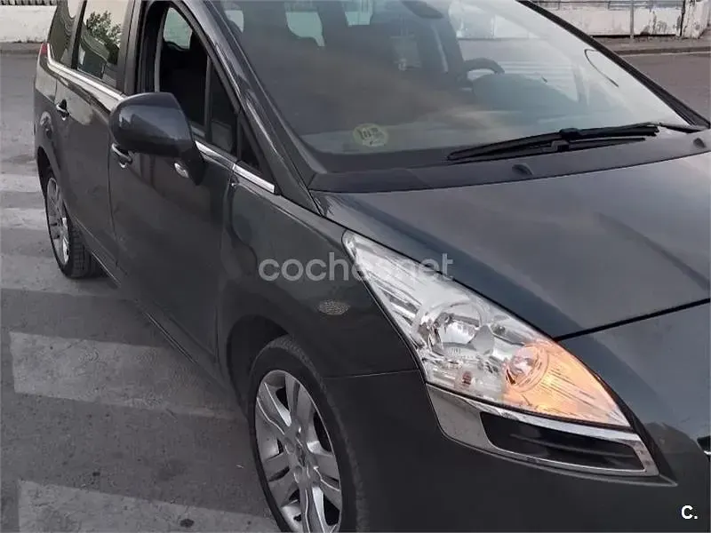 Usado Peugeot 5008 Sport 110 CV (80 kW) 2010 Negro Monovolumen
