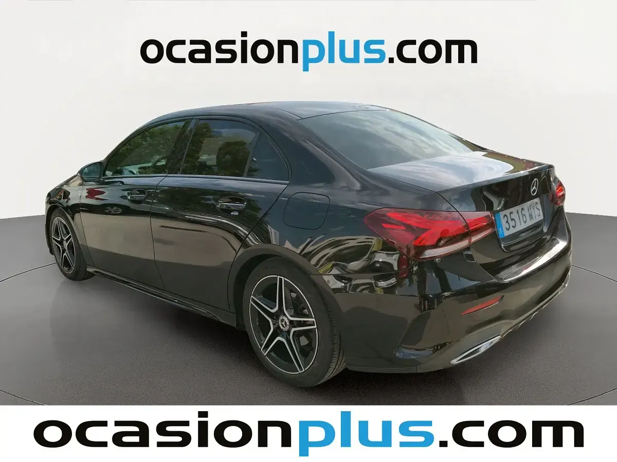 Usado Mercedes A180 AMG 116 CV (85 kW) 2019 Negro Berlina