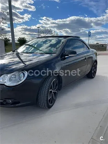 Usado VW Eos Individual 140 CV (102 kW) 2007 Negro Descapotable