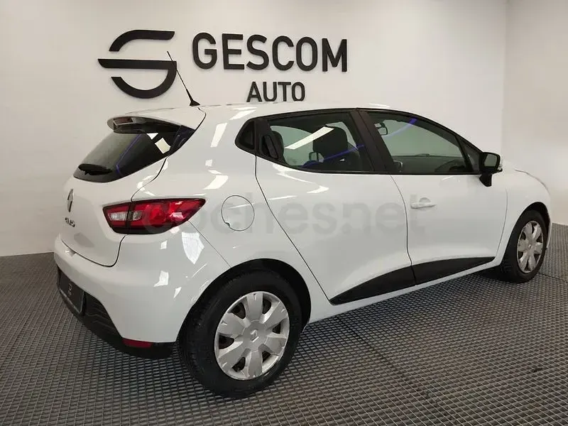 Usado Renault Clio IV Business 75 CV (55 kW) 2015 Blanco Berlina