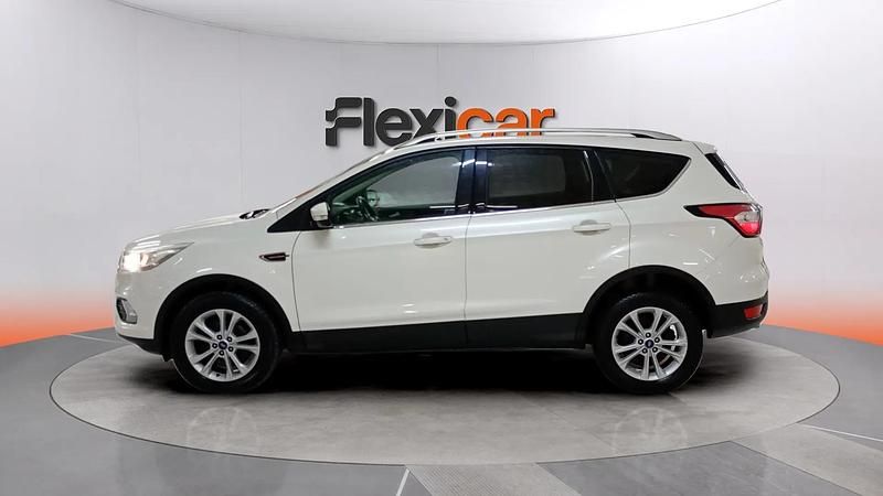 Usado Ford Kuga Titanium 120 HP (88 kW) 2017 Branco SUV