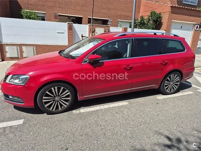 Usado VW Passat Highline 170 CV (125 kW) 2011 Granate Familiar