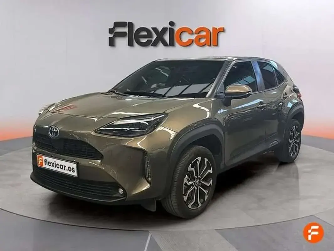 Usado Toyota Yaris Cross Active 116 CV (85 kW) 2023 Marrón SUV