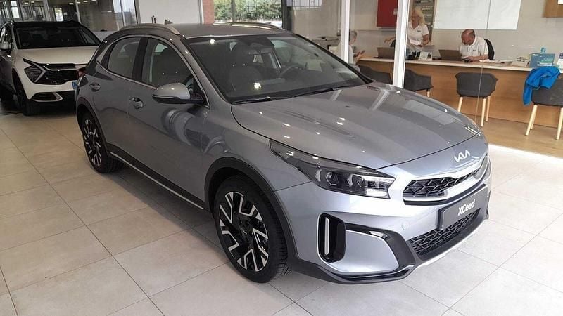 Gris Usado 2024 Kia XCeed SUV | 21.990 € (Precio justo) - Imagen 1/4
