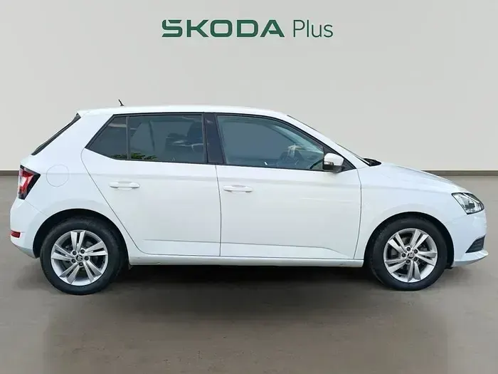 Usado Skoda Fabia Ambition 95 CV (69 kW) 2021 Blanco Utilitario