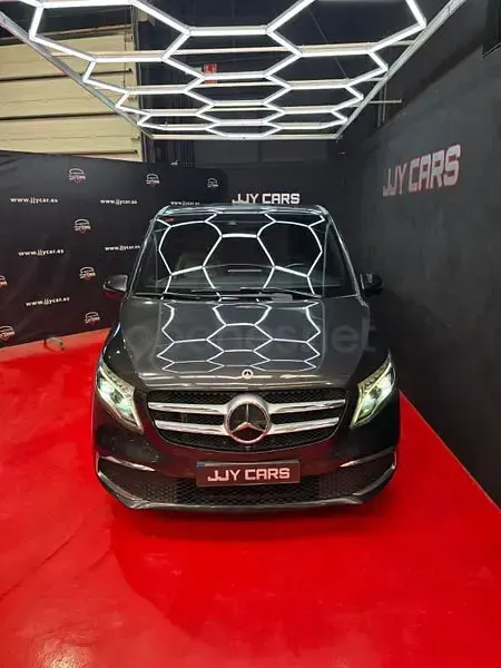 Usado Mercedes V300 239 CV (175 kW) 2021 Negro Monovolumen