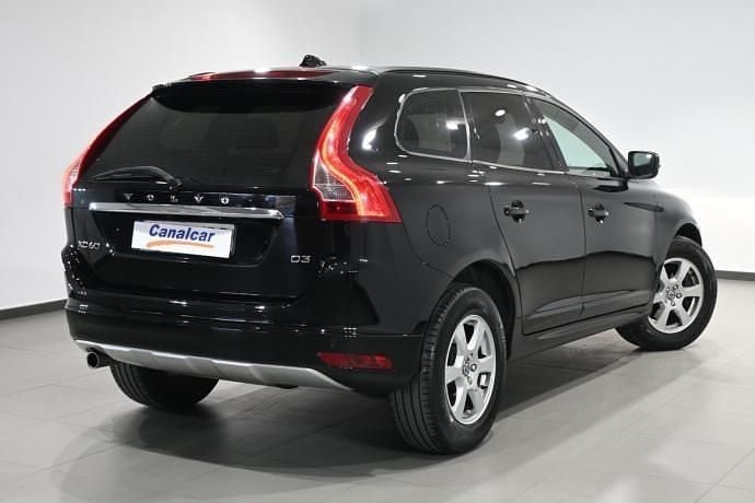 Usado Volvo XC60 Kinetic 136 CV (100 kW) 2015 Negro SUV