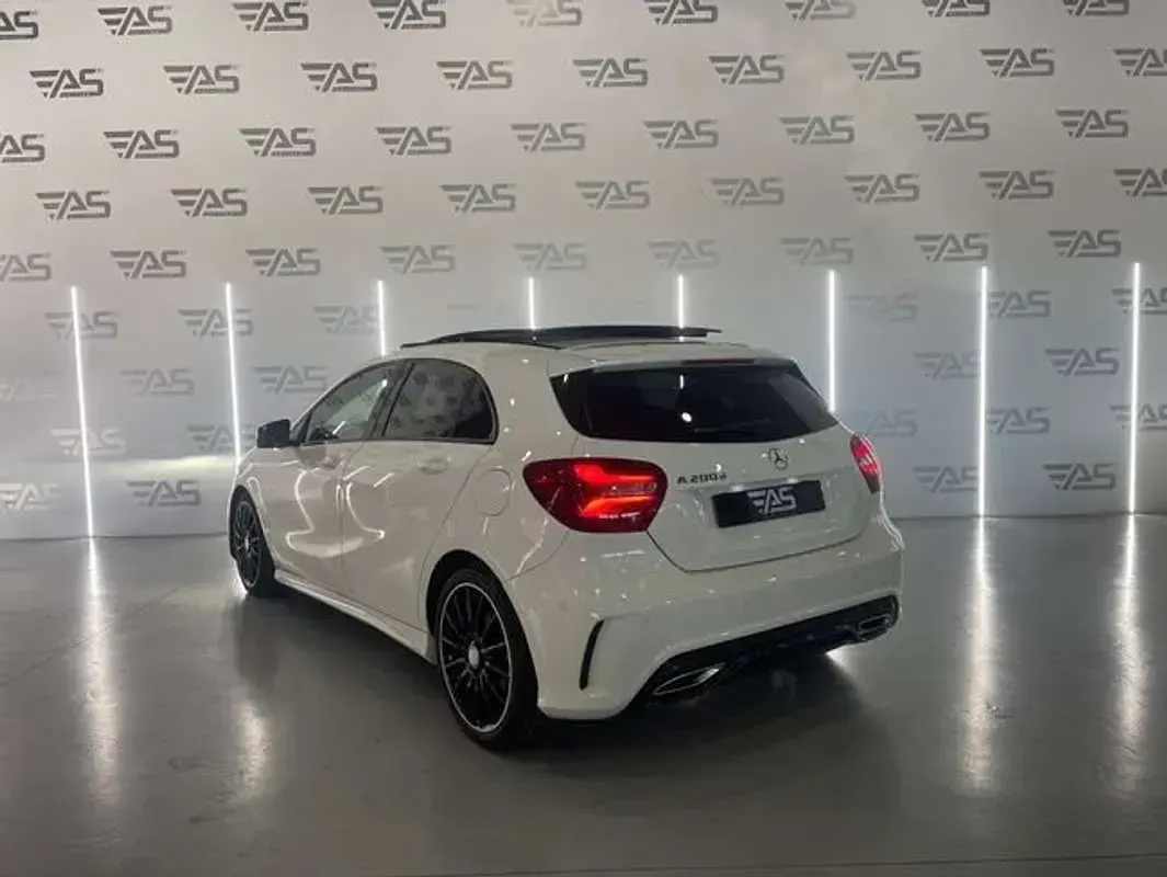 Usado Mercedes 200 AMG line 2017 Blanco Utilitario