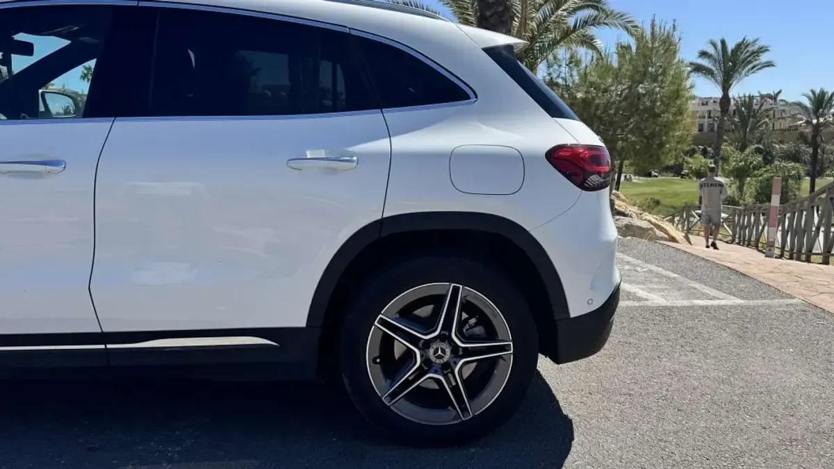 Usado Mercedes GLA250 218 CV (160 kW) 2022 Blanco SUV