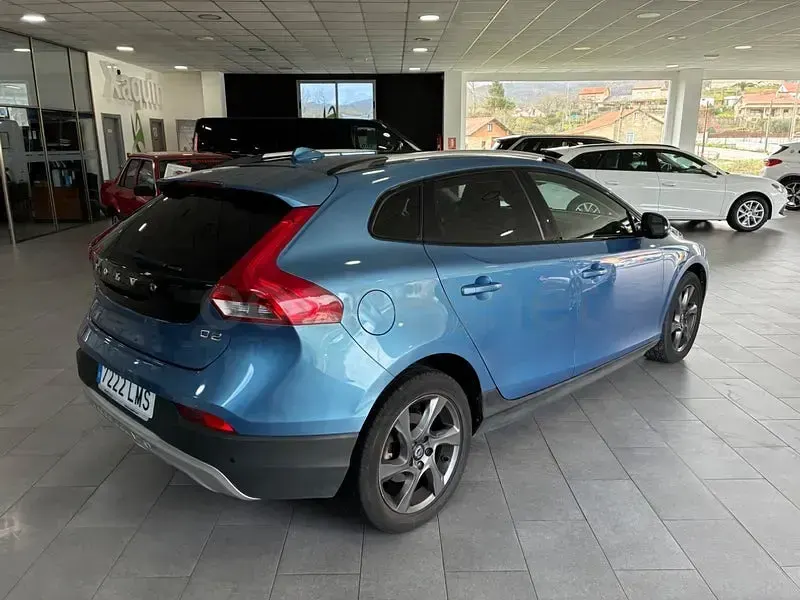 Usado Volvo V40 CC Kinetic 115 CV (84 kW) 2015 Azul Familiar