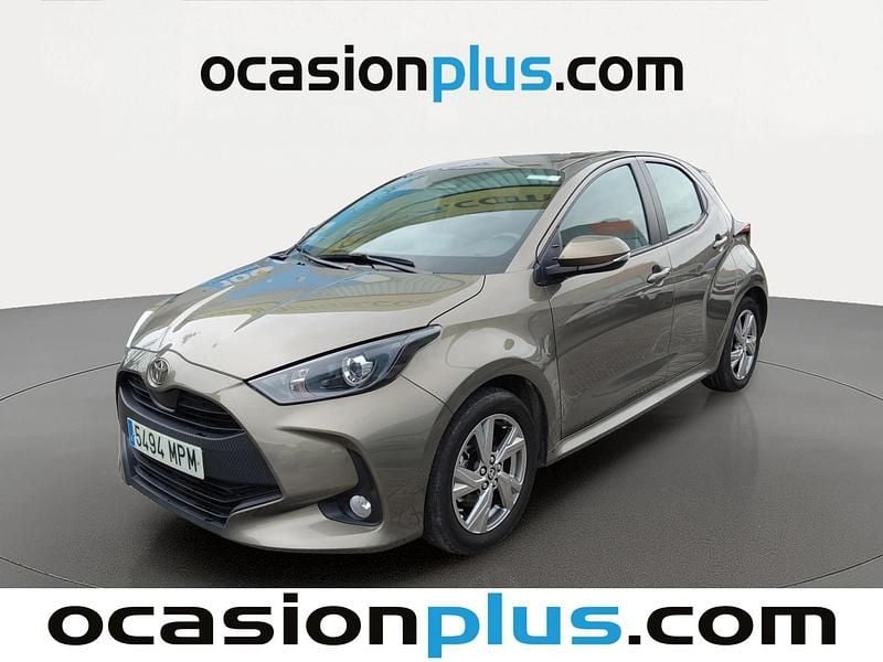 Marrón Usado 2024 Toyota Yaris Hybrid Active Utilitario | 16.355 € (Buen precio) - Imagen 1/4