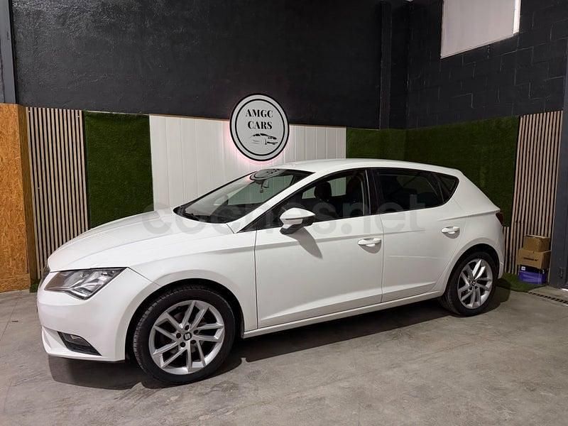 Usado Seat Leon Style 105 CV (77 kW) 2014 Blanco Berlina