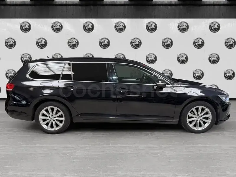 Usado VW Passat Sportline 150 CV (110 kW) 2019 Negro Familiar