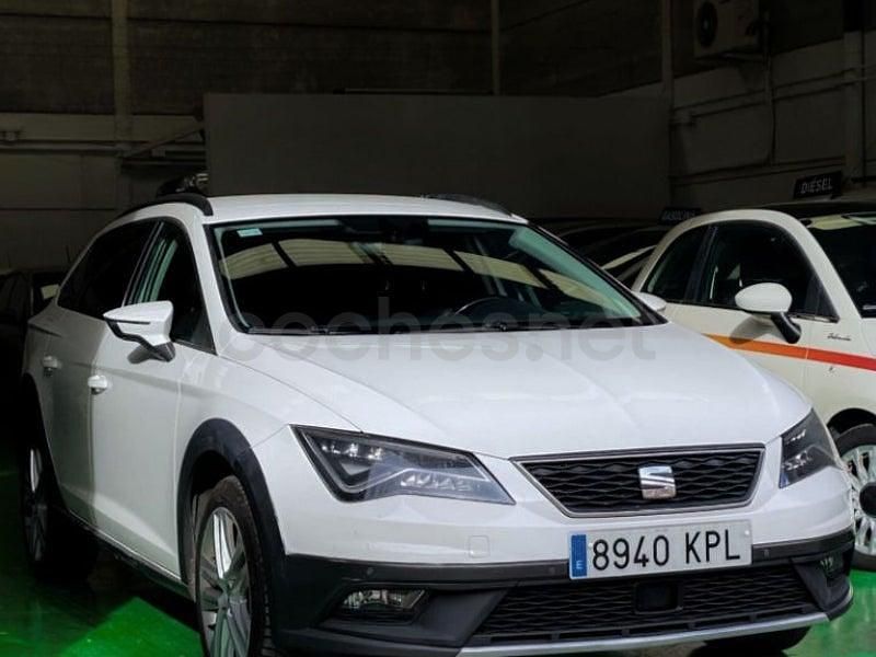 Usado Seat Leon 4Drive 150 CV (110 kW) 2018 Blanco Familiar